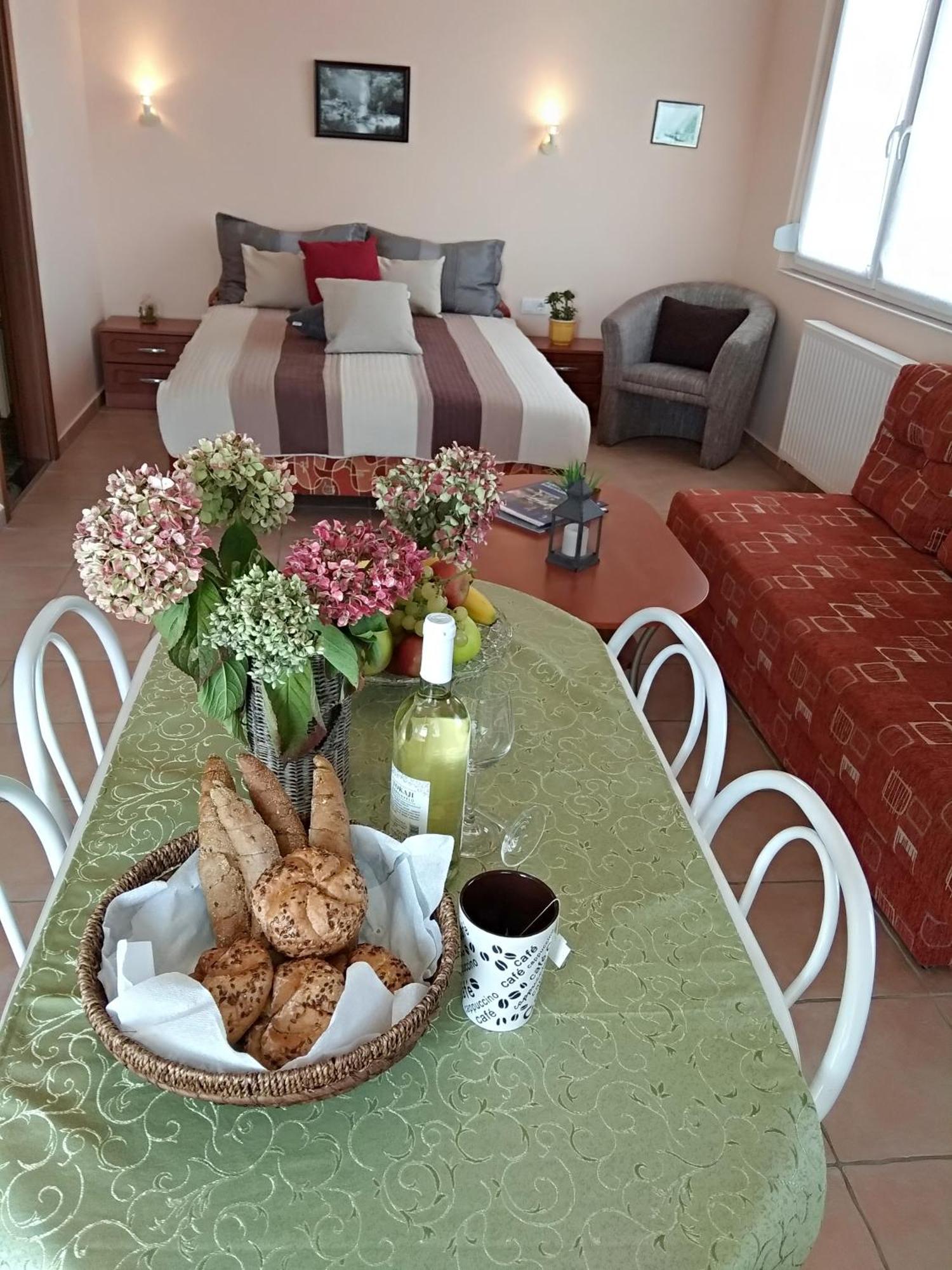 Yellow Apartmanhaz Bük エクステリア 写真