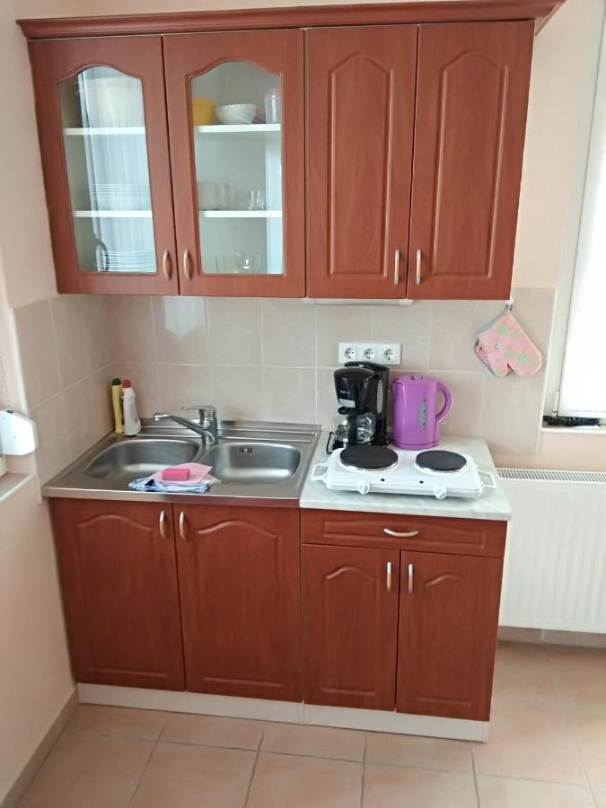 Yellow Apartmanhaz Bük エクステリア 写真